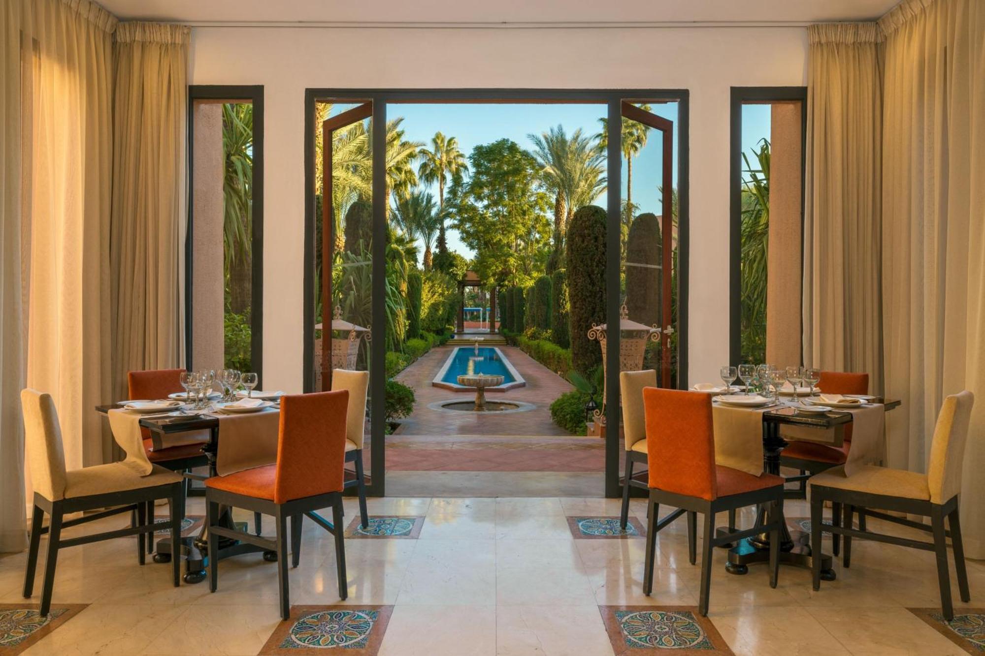 Le Meridien N'Fis Marrakesh Exterior photo The restaurant at the hotel
